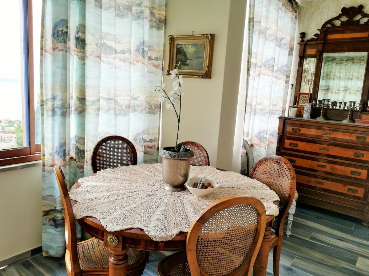 Sguardo sul lago Trevignano Romano Exterior foto