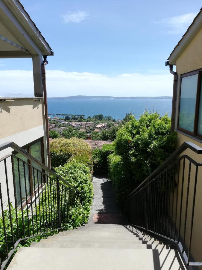Sguardo sul lago Trevignano Romano Exterior foto