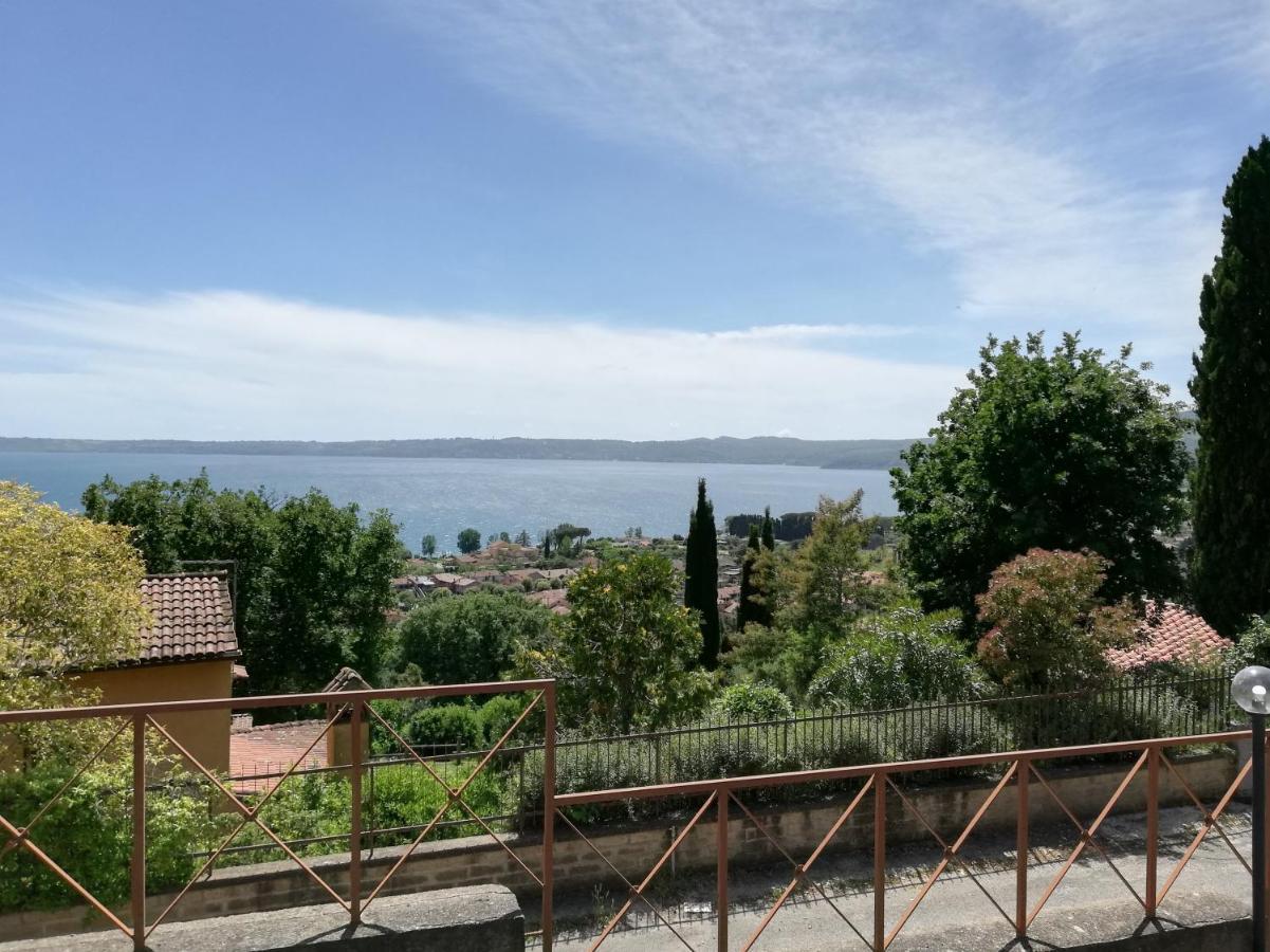 Sguardo sul lago Trevignano Romano Exterior foto