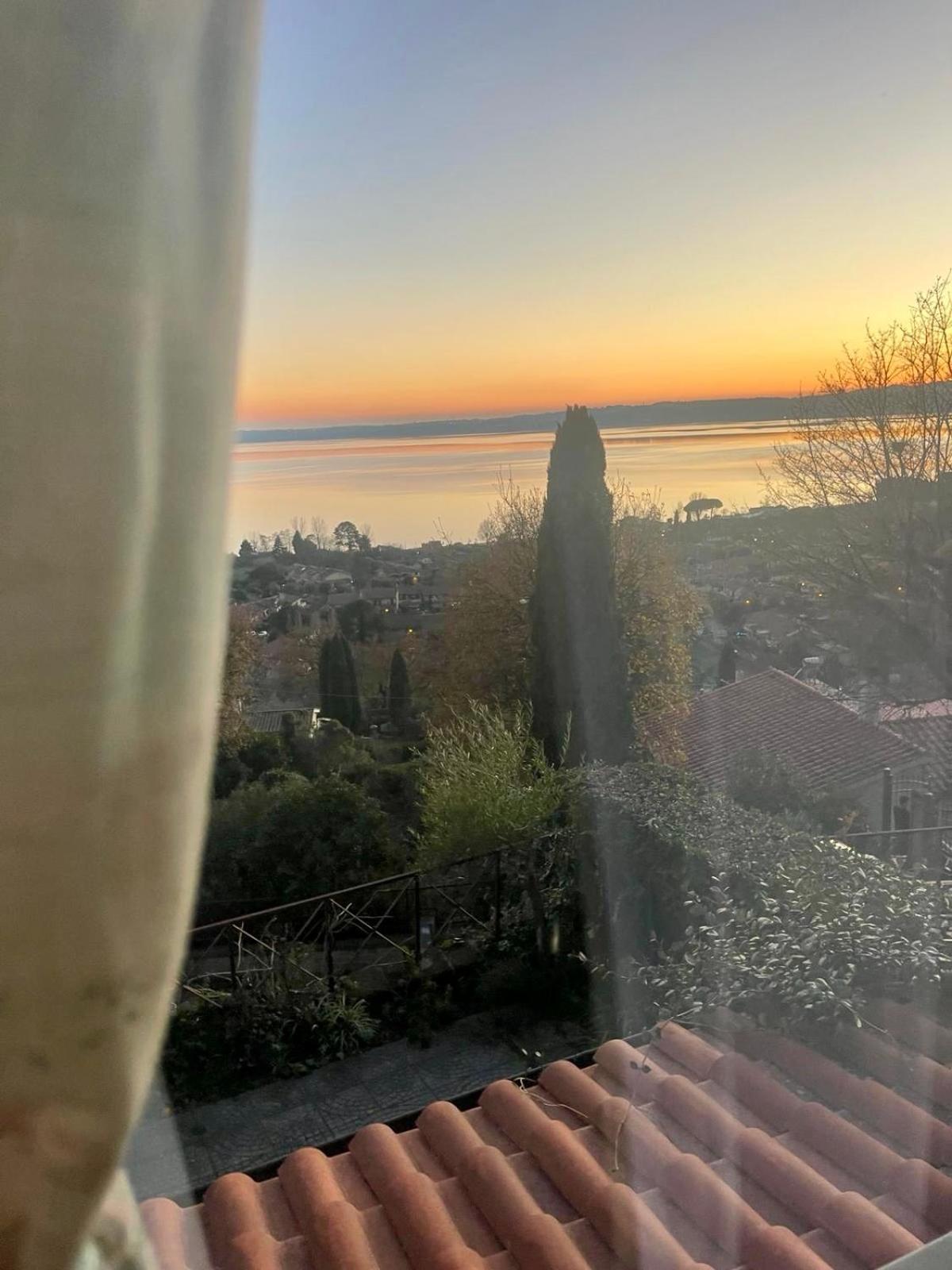 Sguardo sul lago Trevignano Romano Exterior foto